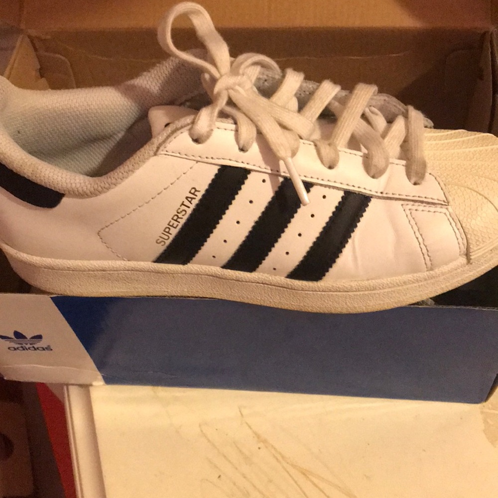 Adidas Sneakers